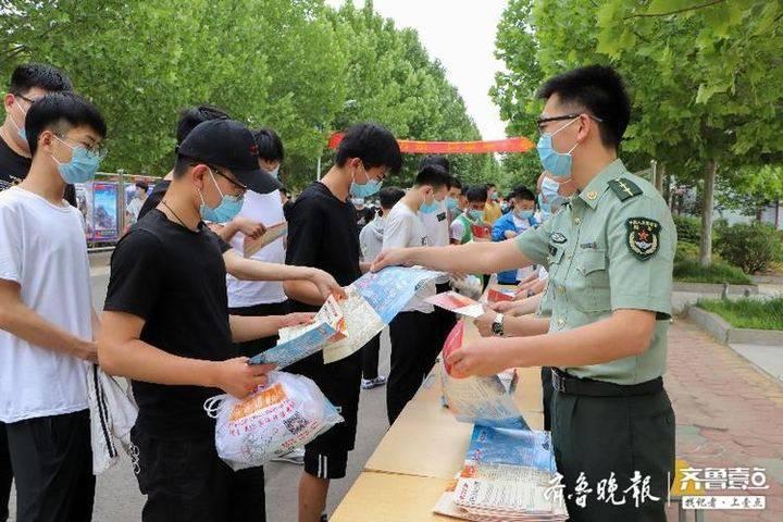 大学生当家政值不值？深度探讨与解析